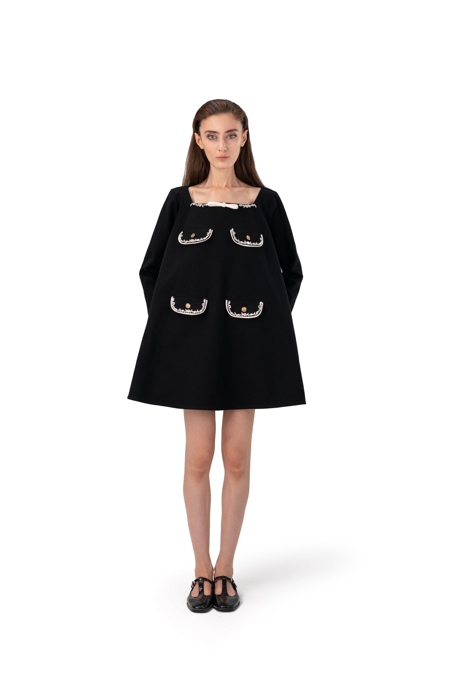 Long-sleeve dress with sparkling stones pockets