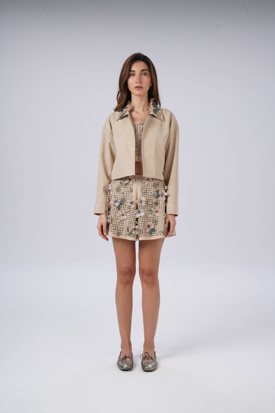 Crop jacket with colorful-flowers collar