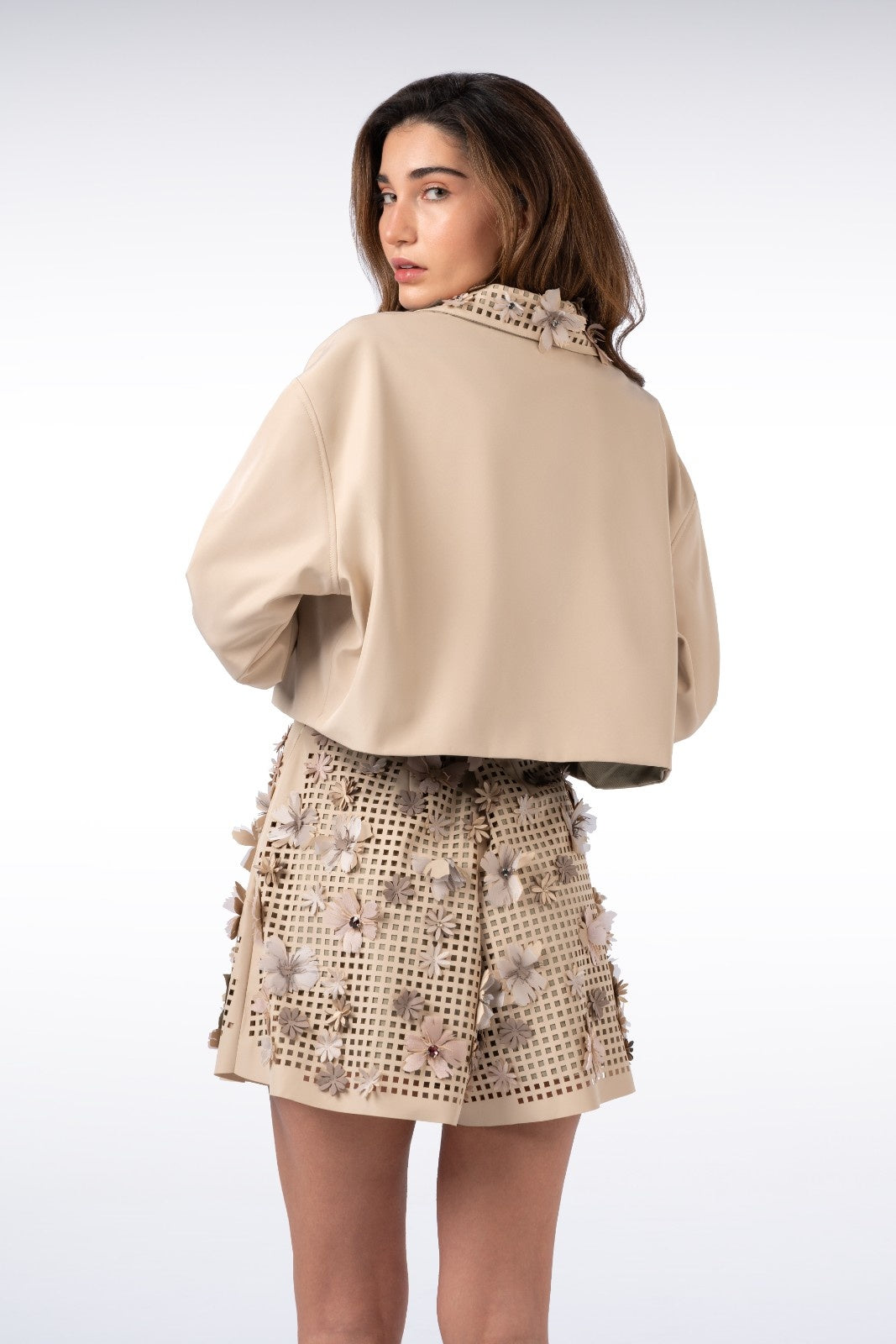 Crop jacket with colorful-flowers collar