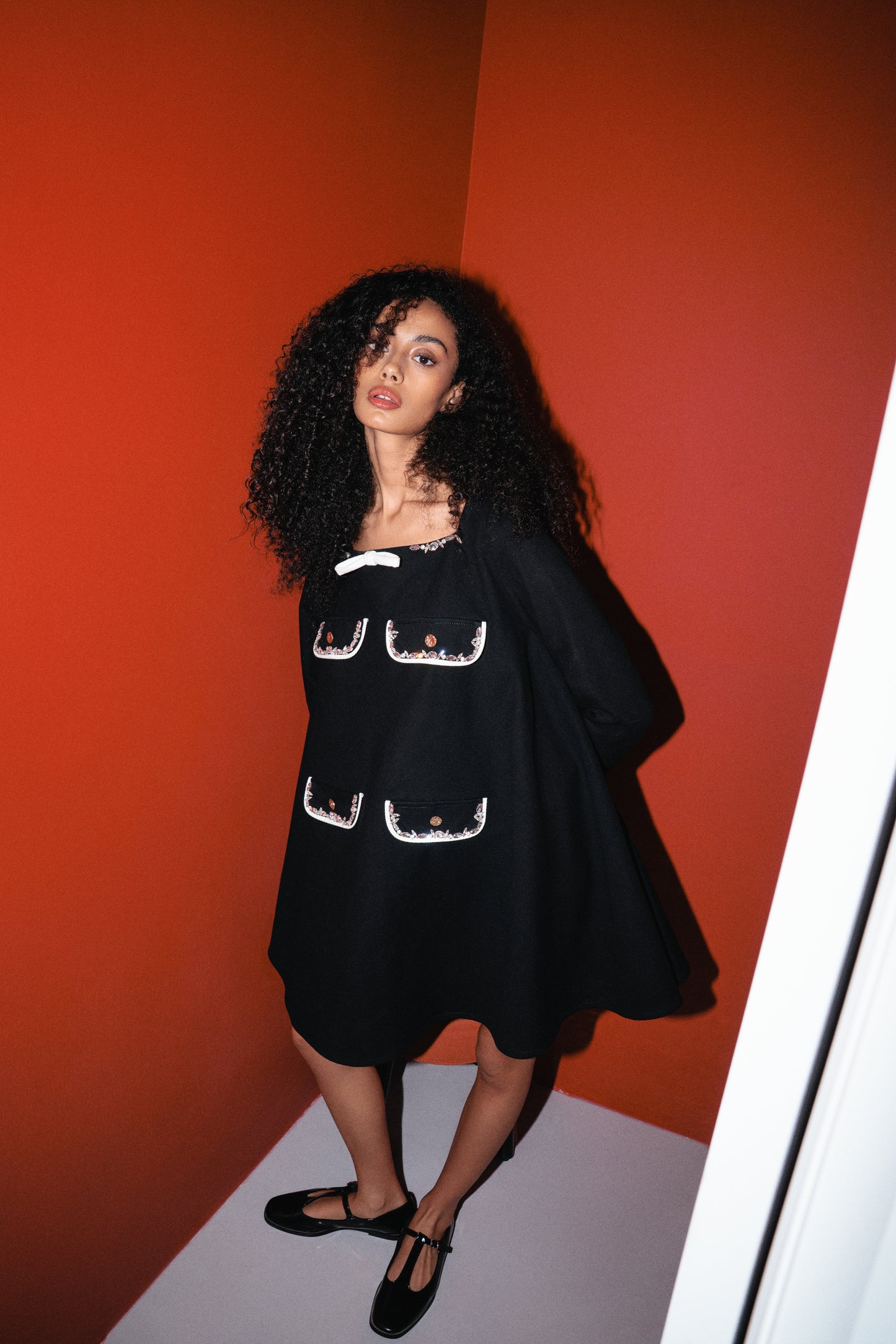 Long-sleeve dress with sparkling stones pockets