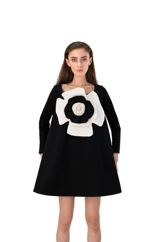 Long-sleeve dress with Single White Floral